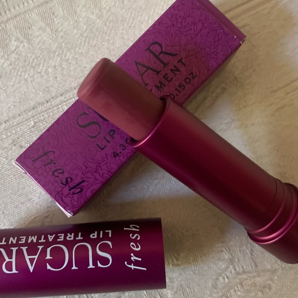 Fresh Sugar Lip Balm Lipgloss Treatment in Sugar Berry BNIB - Picture 13 of 16
